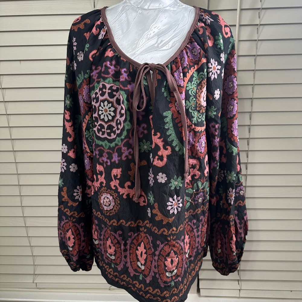 Haptics Holly Harper Blouse Womens Large Black Floral Peasant Boho Tie Neck Art
